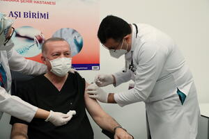 Erdogan primio vakcinu protiv koronavirusa