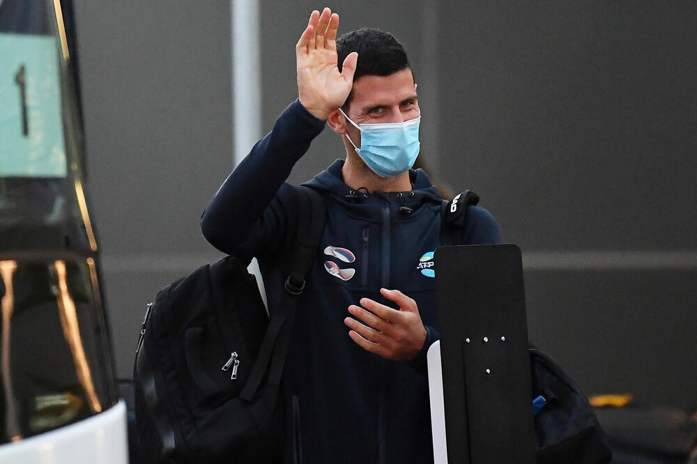 Đoković nakon slijetanja u Australiju, Foto: Twitter/Aus open