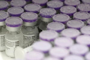 Biontek-Fajzer obećava dodatnih 75 miliona doza vakcina za EU