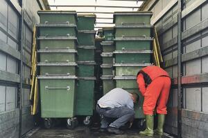 Ukrajinci poklonili kontejnere Mojkovcu