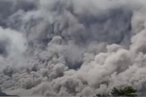 VIDEO Erupcija vulkana na ostrvu Java: Izbacio dim i pepeo 5,6 km...