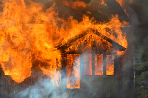 Kolašin: Nenastanjena kuća porodice Mučalica izgorjela u požaru
