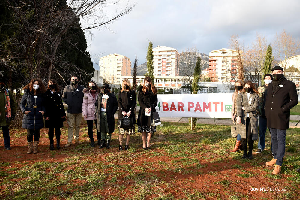 Bratić u posjeti inicijativi "Držati uspravno" u januaru posjetila Bar, Foto: Ministarstvo prosvjete, nauke, kulture i sporta
