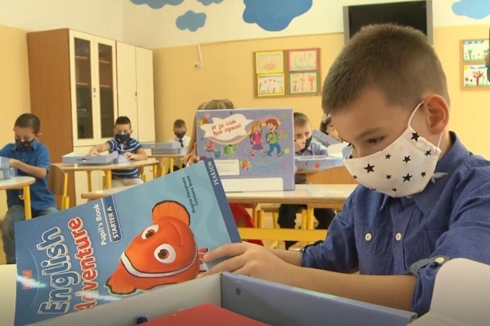 Od danas do 25. januara onlajn, pa povratak u klupe, Foto: Ministarstvo prosvjete