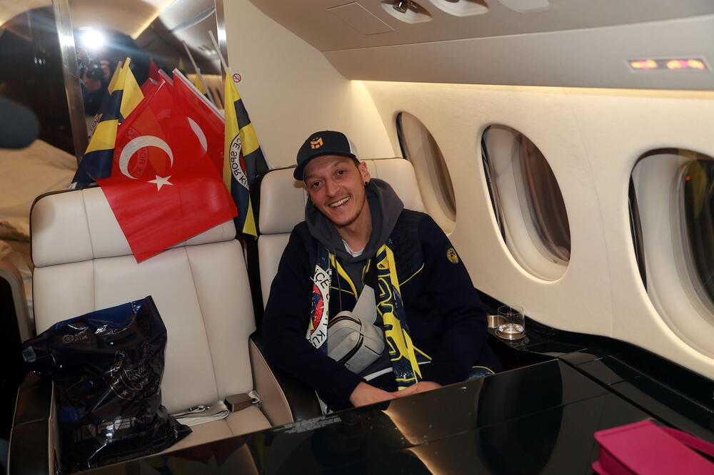 Mesut Ozil je prije dvije noći stigao u Istanbul, Foto: REUTERS
