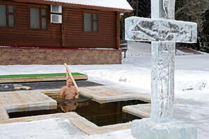 Putin se povodom Bogojavljenja okupao u hladnom jezeru