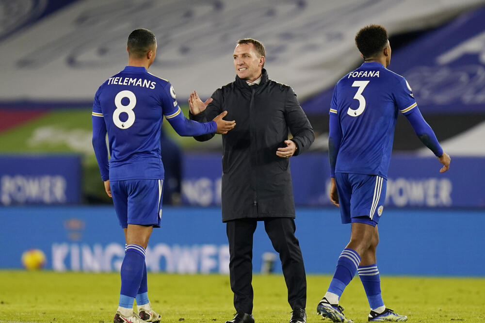 Brendan Rodžers sa igračima nakon pobjede nad Čelsijem, Foto: Reuters