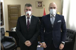 Ambasador Neđeši: Mađarska zainteresovana za investiranje u IT i...