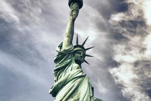 Daleko je Amerika...