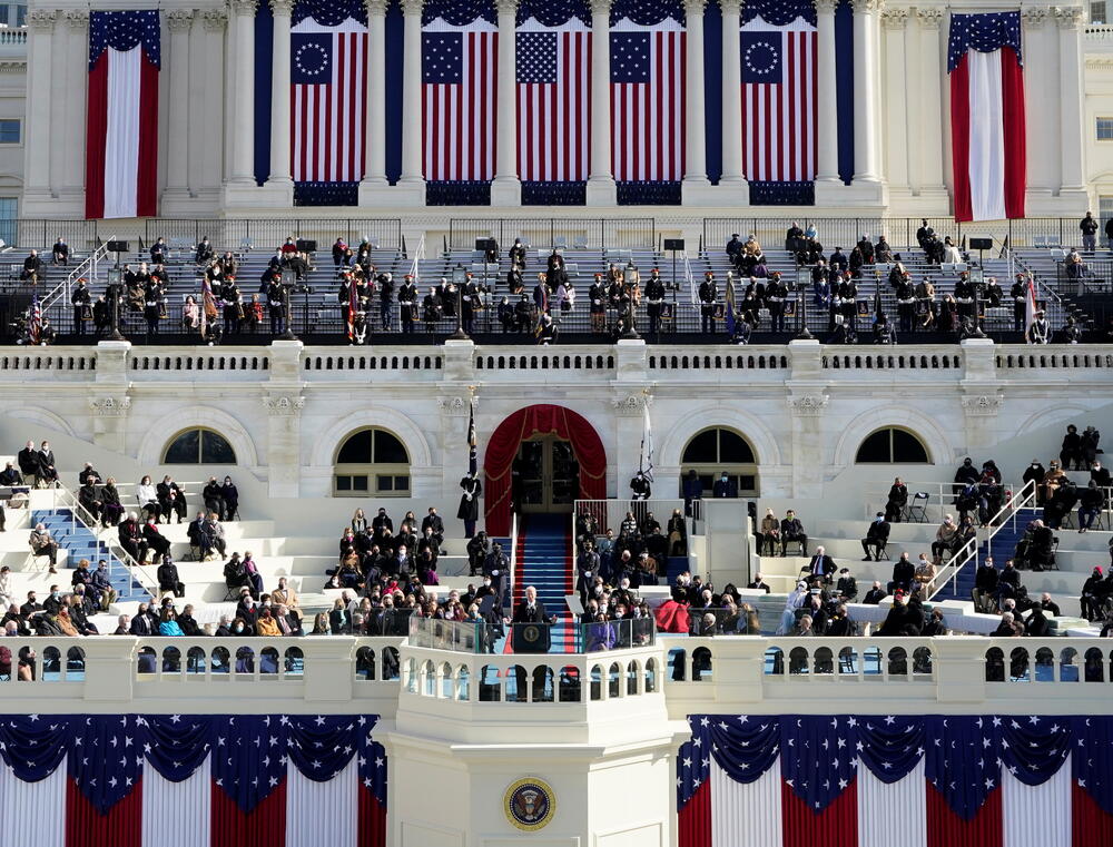 <p>Džozef Bajden položio je zakletvu čime je zvanično postao 46. predsjednik SAD. Zakletvu je položila i Kamala Haris za potpredsjednicu SAD</p>