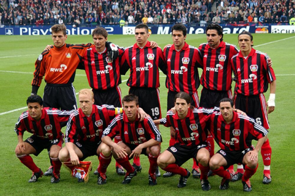 Tim Leverkuzena u sezoni 2001/2002, Foto: Twitter