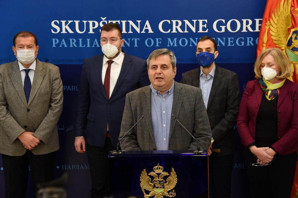 Sa današnjeg presa, Foto: Luka Zeković