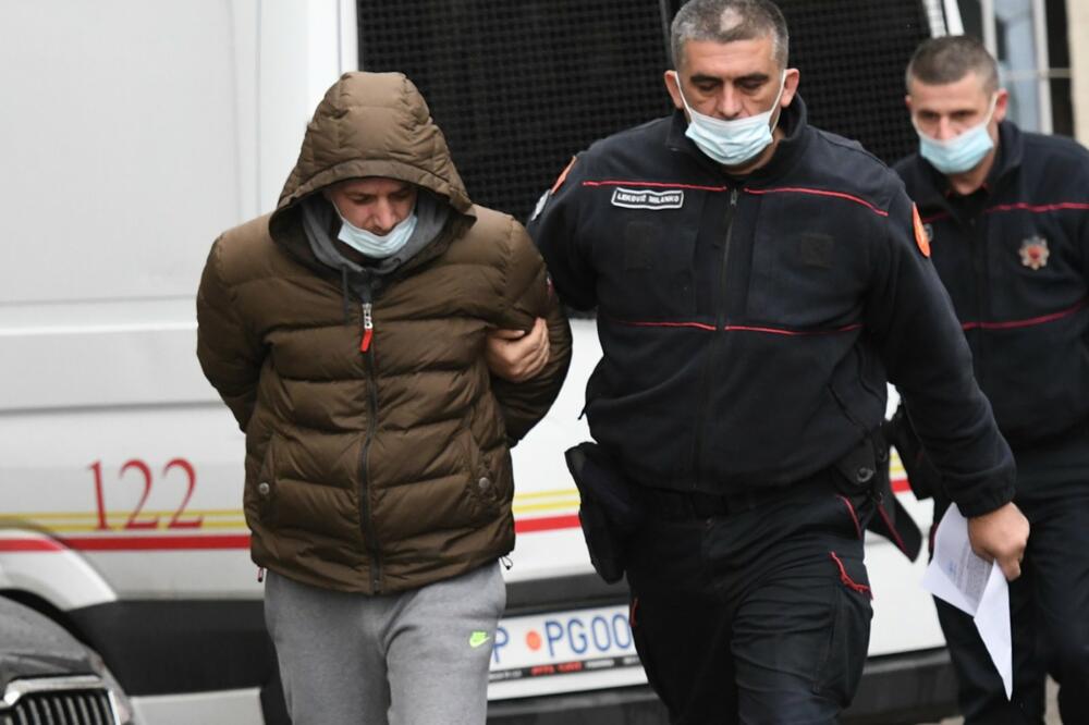 Privođenje osumnjičenih kod specijalnog tužioca, Foto: Savo Prelević