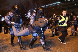 Protesti u Rusiji zbog hapšenja Navaljnog: Uhapšeno preko 2.600...