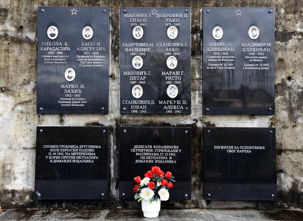 <p>Spomenik svjedoči o borbi i položenim životima 218 boraca iz Zete u Drugom svjetskom ratu</p>