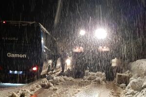 Kolašin: Autobus se zaglavio na putu ka ski centrima, "oslobođen"...