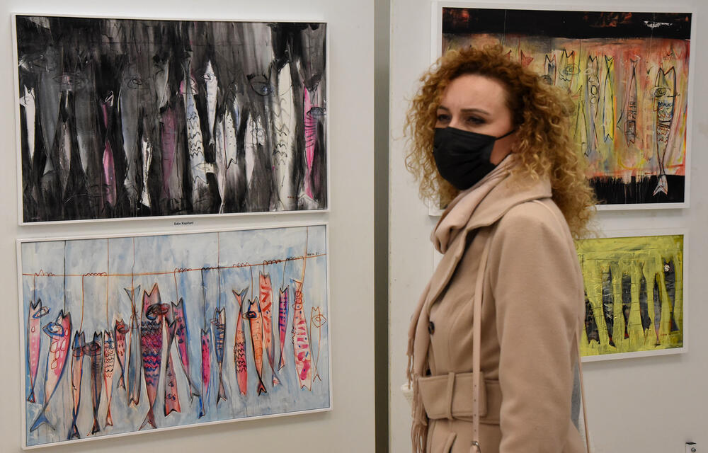 <p>Postavka "Refleksije Mediterana" otvorena je večeras u holu KIC-a "Budo Tomović" gdje se može pogledati do prvog februara</p>