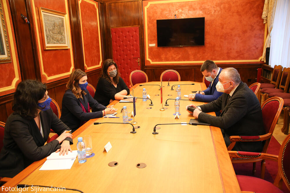 Sa sastanka, Foto: PzP