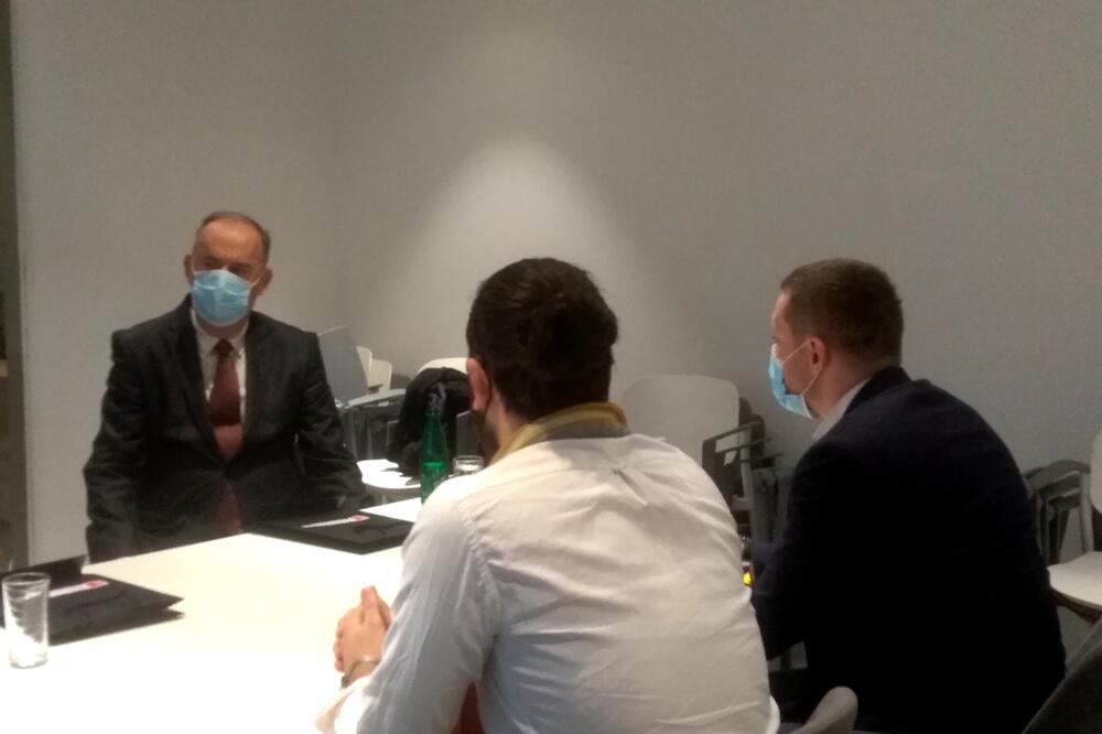 Lalošević i predstavnici NVO Centar za omladinsku edukaciju, Foto: Uprava za sport i mlade