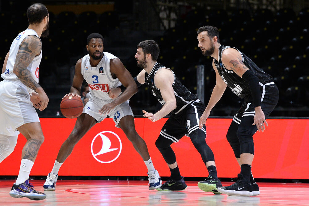 Izgubio živce u 2. četvrtini i isključen zbog dvije tehničke greške: Melvin Edžim na večerašnjoj utakmici, Foto: Virtus - Giulia Pesino