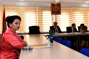 Čekaju se pisma ili novi konkurs