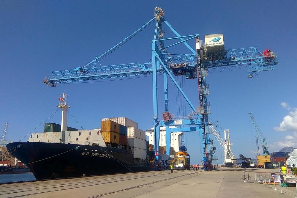 Kompanija ima akumulirani gubitak od 29 miliona: “Port of Adria”, Foto: Radomir Petrić