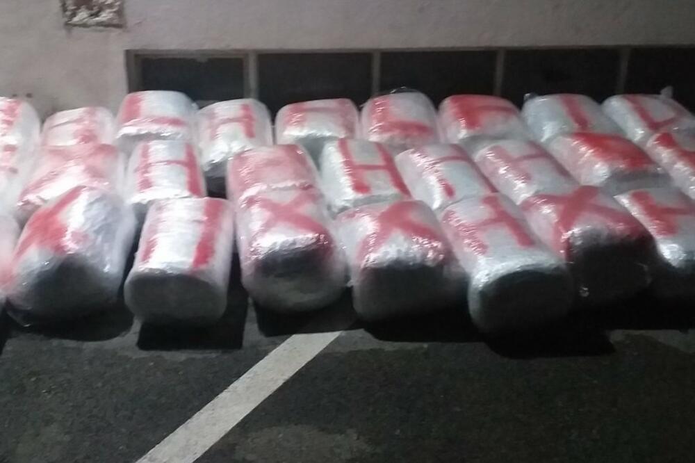 Pronađena droga, Foto: Uprava policije