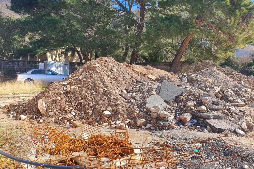 Deponija koju je na Opatovu napravio Indel inženjering, Foto: Siniša Luković