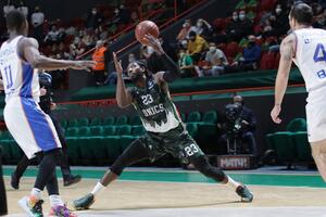 Ubjedljiv poraz Mornara u Rusiji