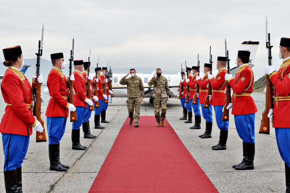 Džozef Džarard u posjeti VCG, Foto: Ministarstvo odbrane