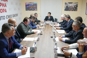 Prava: Burić se oglušio o molbe partije da sačeka sa istupanjem,...