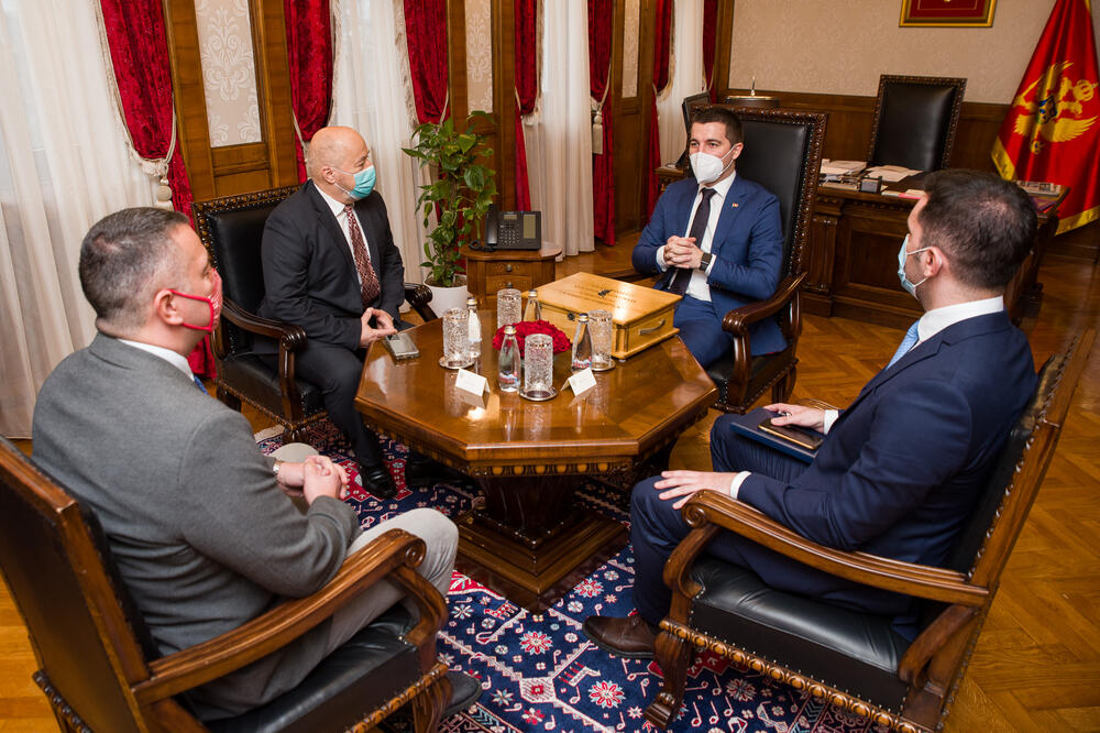 Bečić sa predstavnicima Hrvatskog nacionalnog vijeća, Foto: Skupština Crne Gore