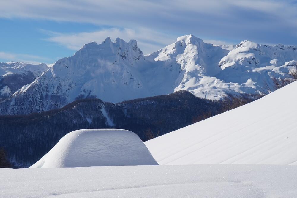 Podski vrhovi i Zagradac viđeni iz katuna za Vrmcem, Foto: Privatna arhiva