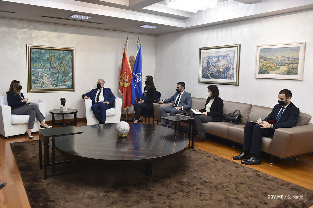 Nazadovanje ili napredak u reformama: Popa, Krivokapić i Leposavić sa saradnicima, Foto: Gov.me