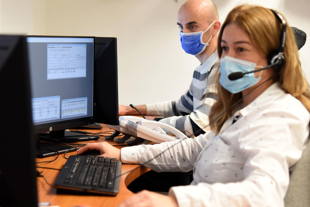 Zovu ih zbog svega: Operateri OKC 112, Foto: Luka Zeković