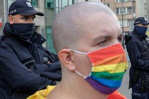 Zašto vrijeđaju dugine boje: Poljska u raljama homofobije