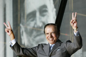 Umro bivši predsjednik Argentine Karlos Menem