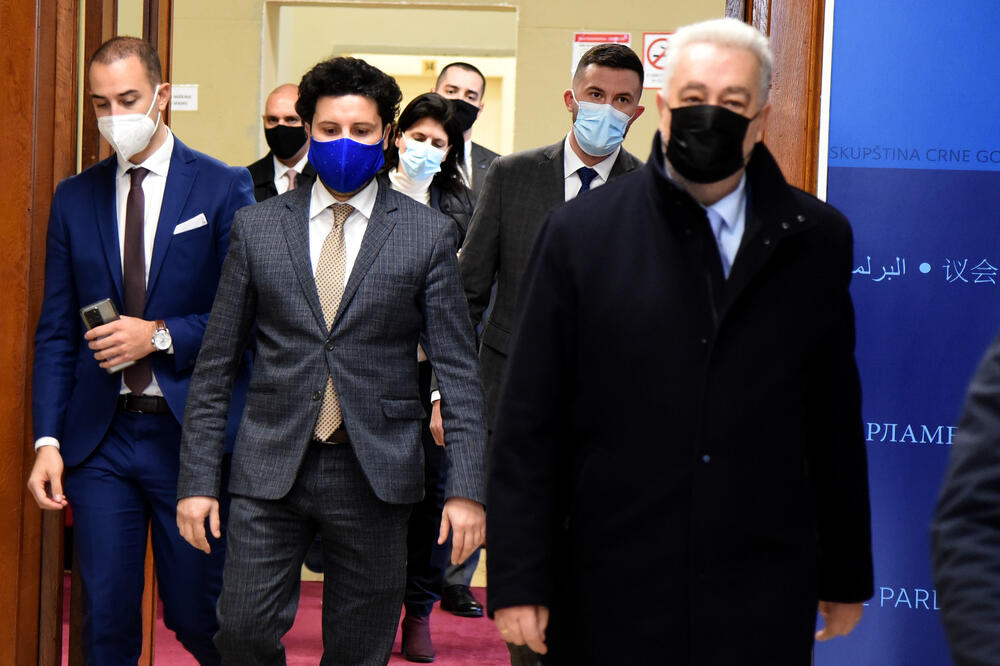 Vlada tražila odlaganje rasprave: Dritan Abazović i Zdravko Krivokapić u Skupštini, Foto: Luka Zeković