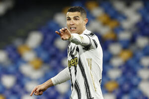 Obrt: Ronaldo neće da rizikuje, ostaje u Juventusu za manju platu