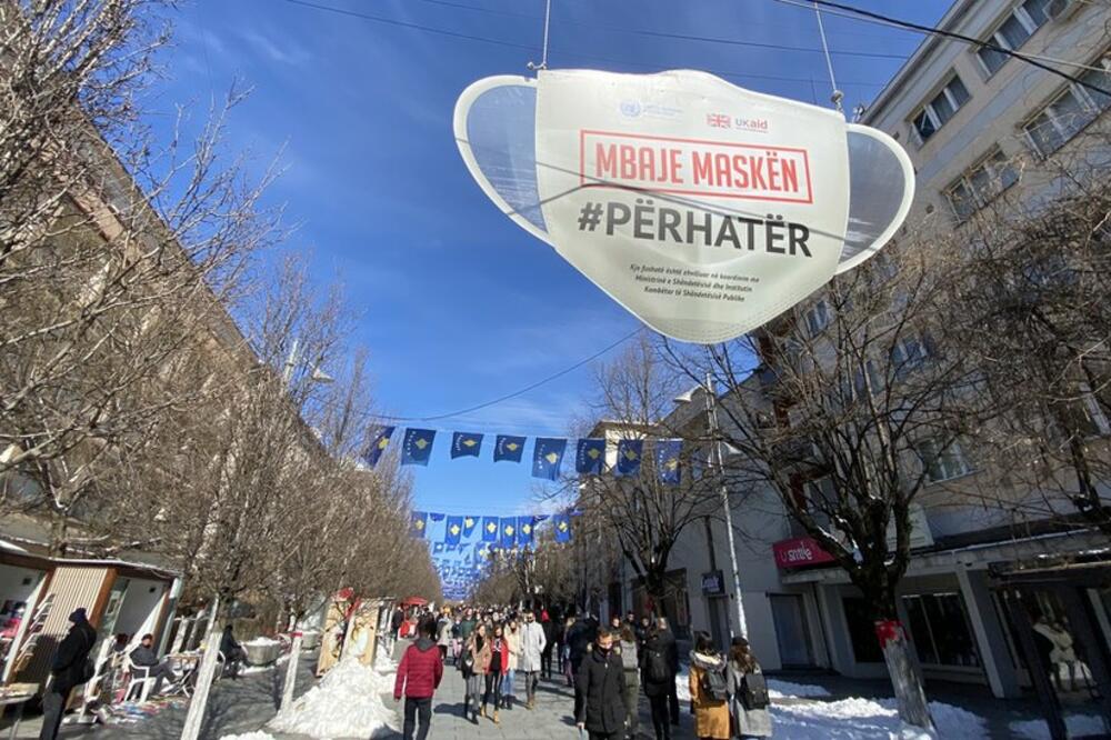 Na ulicama Prištine obavezno je nošenje maski, Foto: BBC