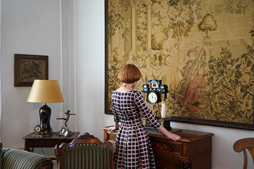 Sa izložbe u Beogradu “Crvena, da te nema, trebalo bi te izmisliti”, Foto: Aleksandrija Ajduković