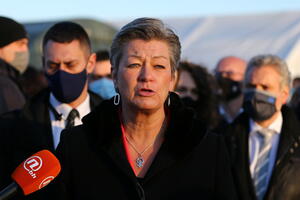 Komesarka EU : Teret migrantske krize ravnomjernije raspodijeliti...