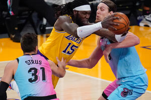 Poraz Lejkersa od Majamija, Golden Stejt bez Karija izgubio od...