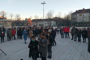 Nikšićani se oprostili od Balaševića