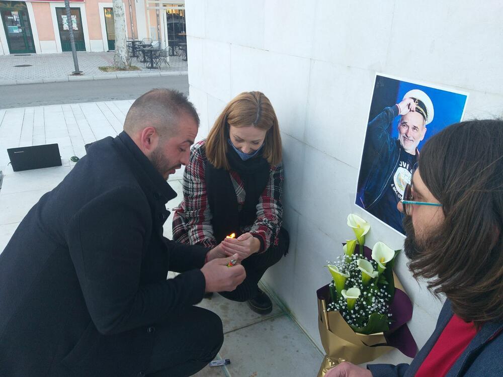 <p>Oproštaj od legendarnog kantautora, u gradu pod Trebjesom, organizovala je NVO "Pro Futuro"</p>