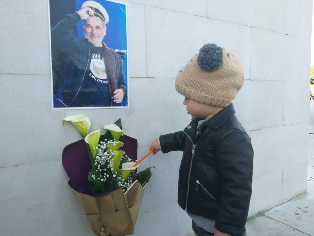 <p>Oproštaj od legendarnog kantautora, u gradu pod Trebjesom, organizovala je NVO "Pro Futuro"</p>