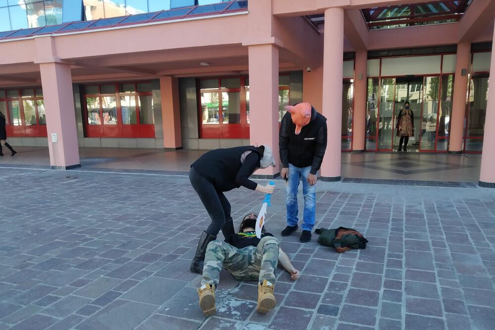 Detalj sa performansa, Foto: Borko Ždero