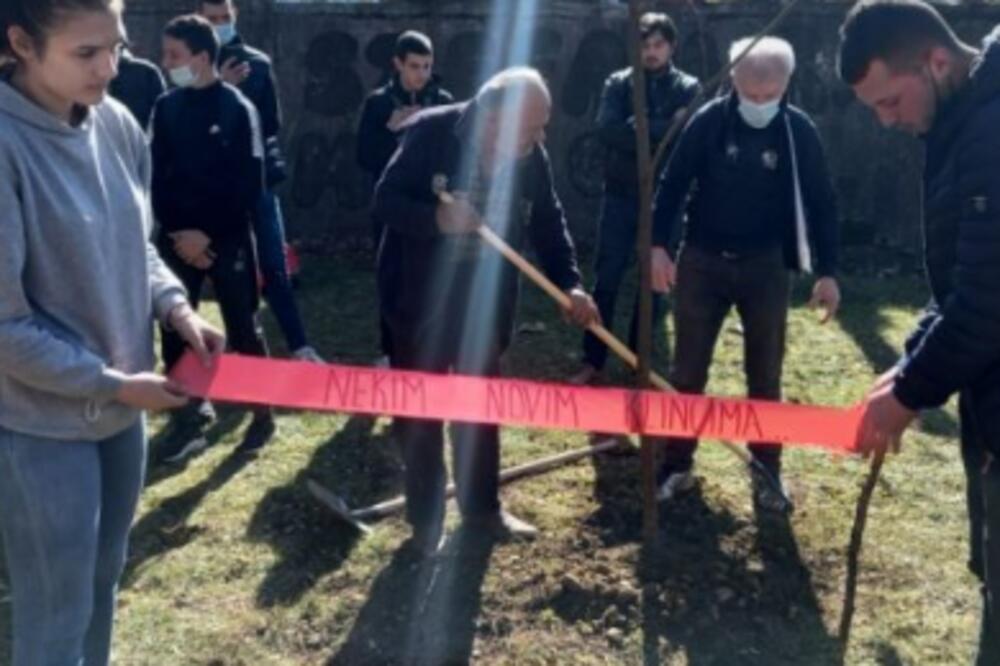 Lipa za 'neke nove klince', Foto: Radio Berane