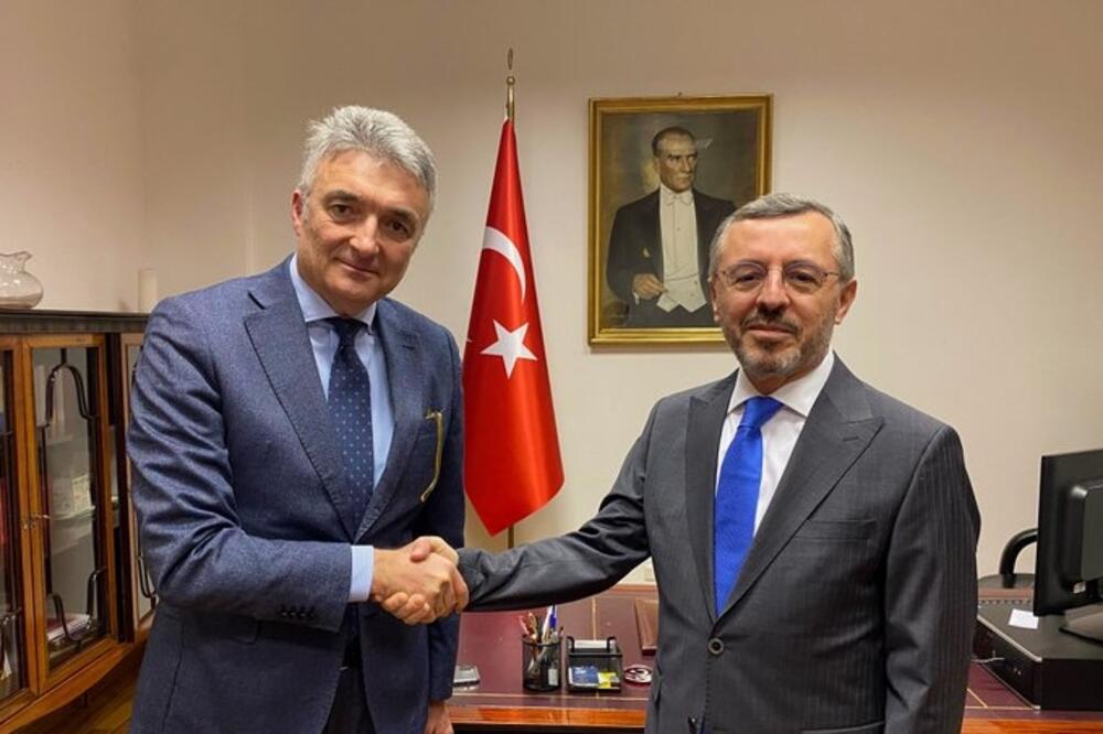 Nastavio da održava sastanke: Vlahović i turski ambasador u Vatikanu, Foto: Ambasada Crne Gore
