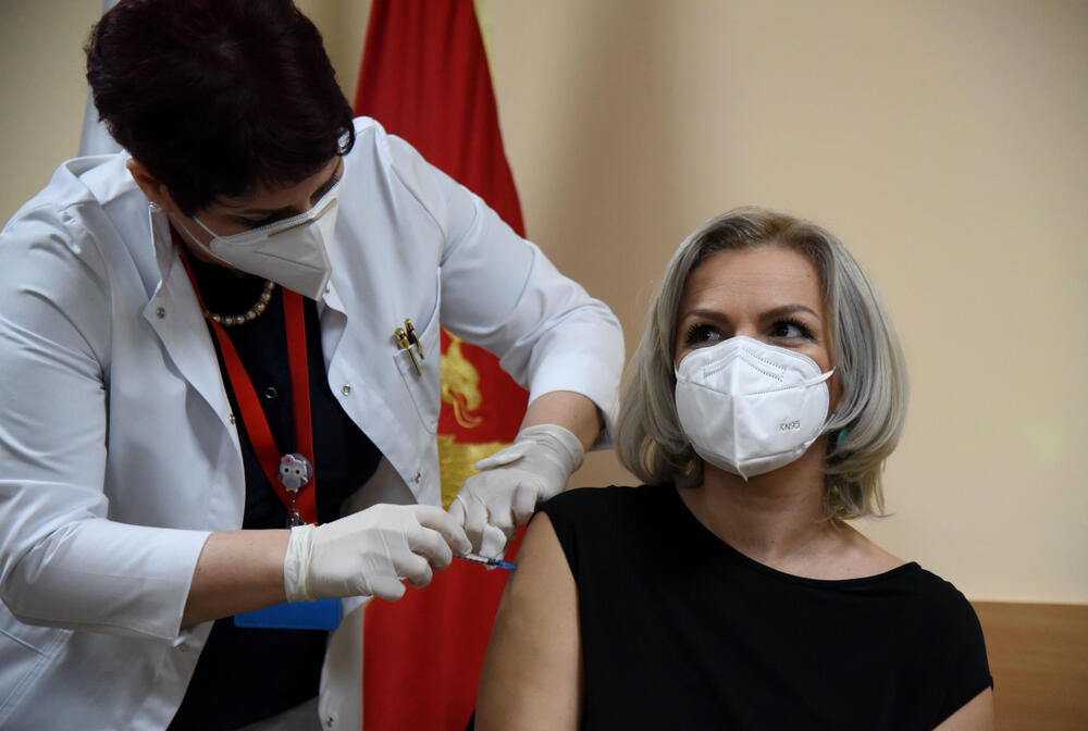 Borovinić Bojović prima vakcinu